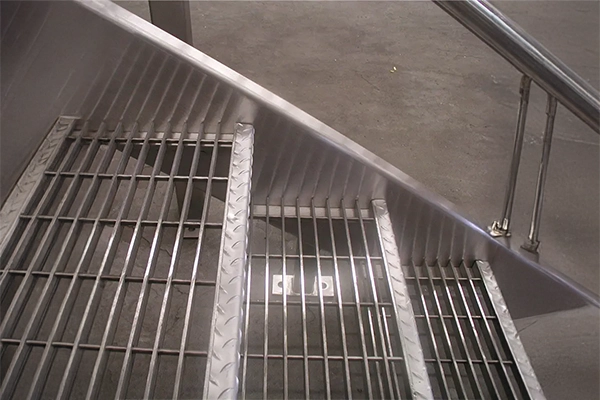 Globomar - Grades de Piso Galvanizada 02 - 3